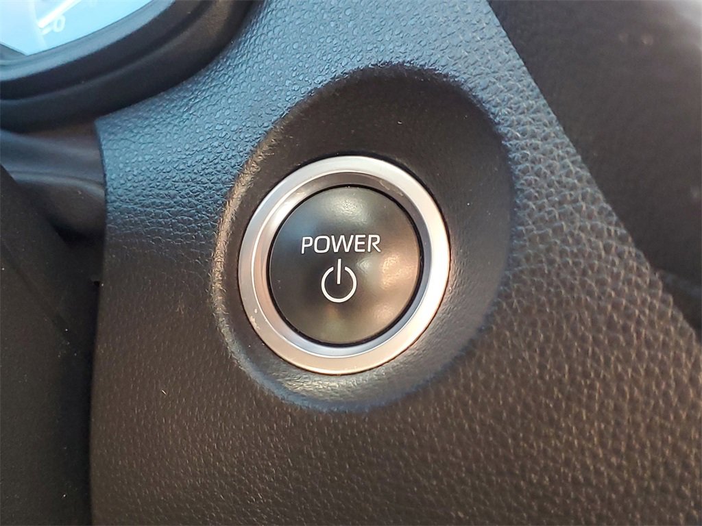 Certified 2023 Toyota Corolla Cross SE image 12