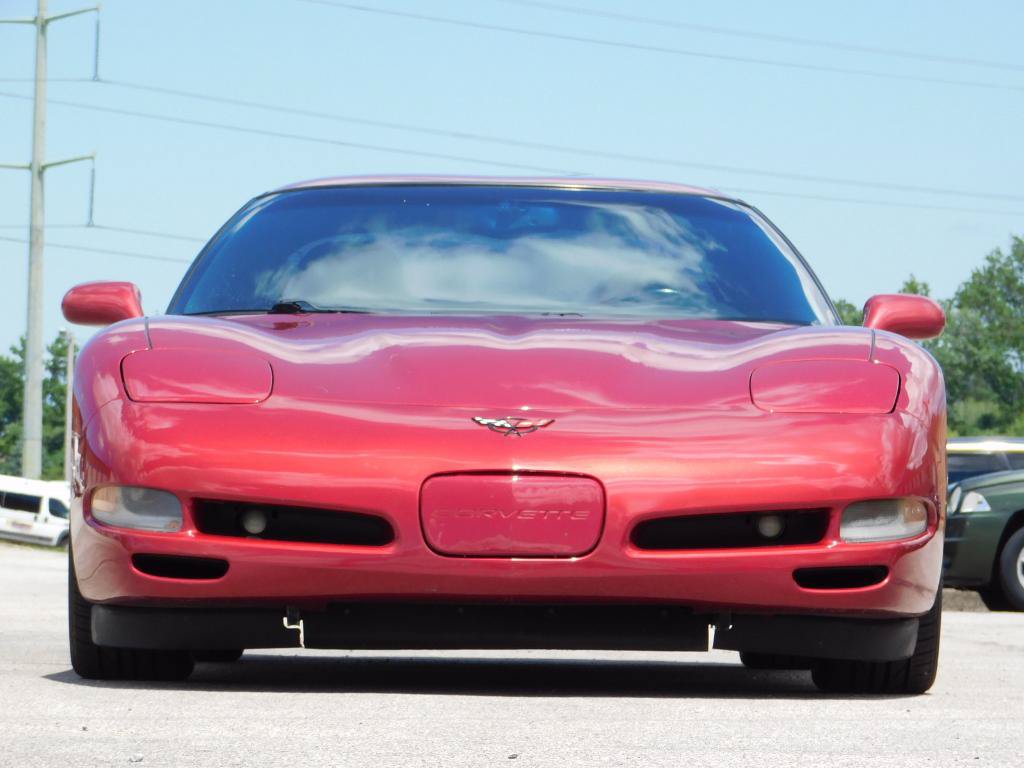 Used 2004 Chevrolet Corvette Coupe w/ Roof Package RWD image 10
