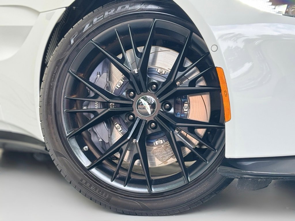 Used 2021 Aston Martin V8 Vantage Coupe image 7