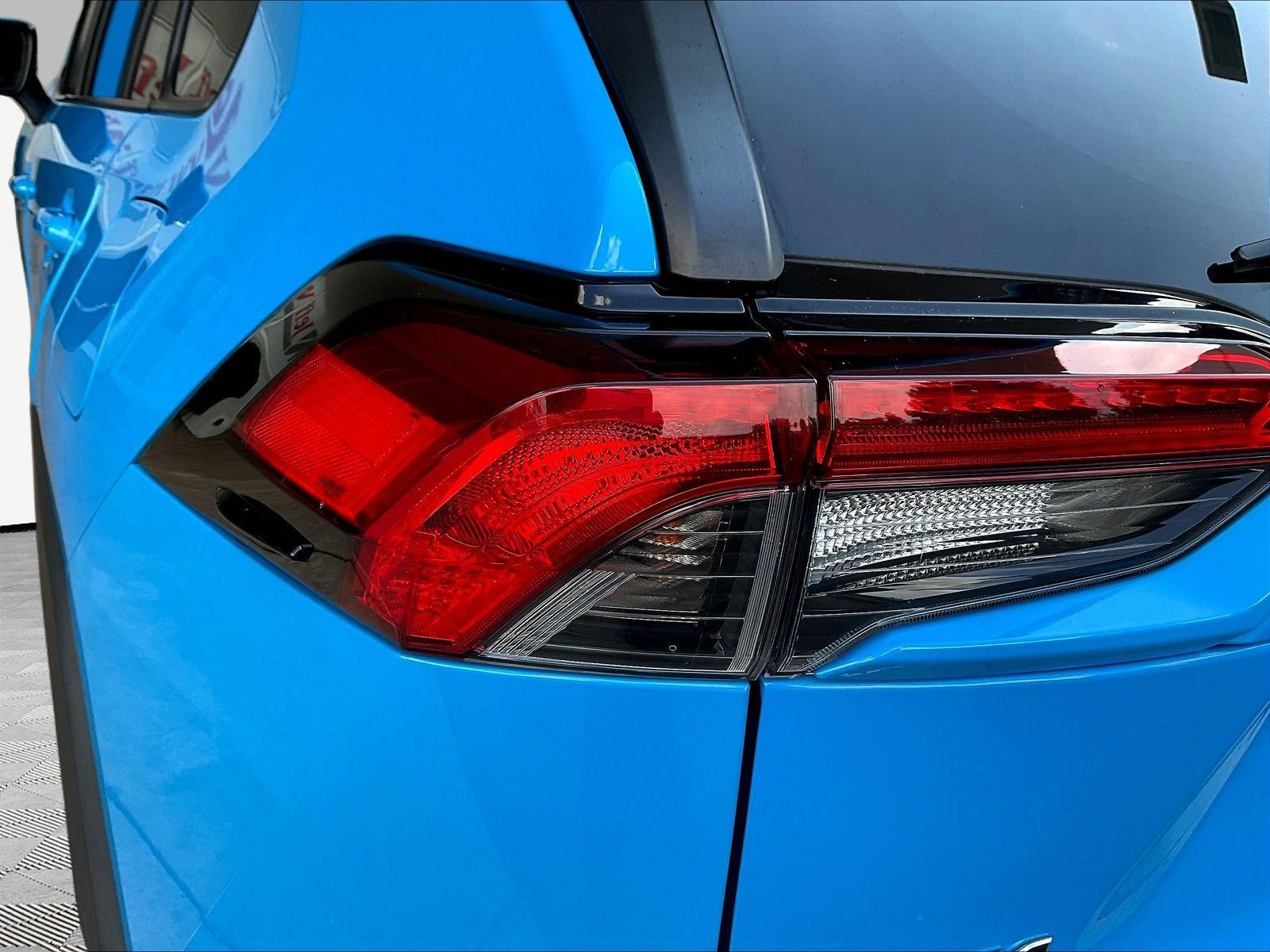 Used 2020 Toyota RAV4 LE w/ All Weather Liner Package FWD image 22