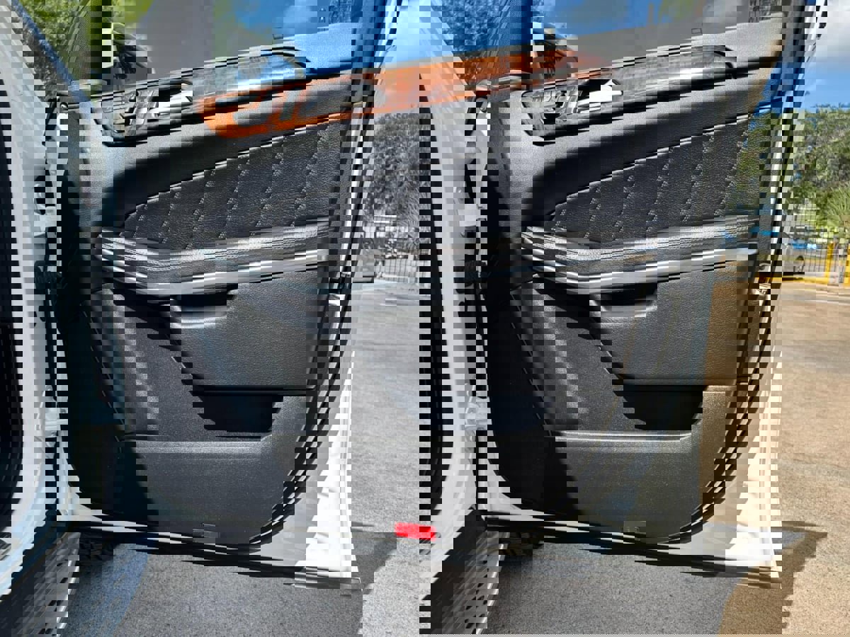 Used 2014 Mercedes-Benz GL 550 4MATIC image 34