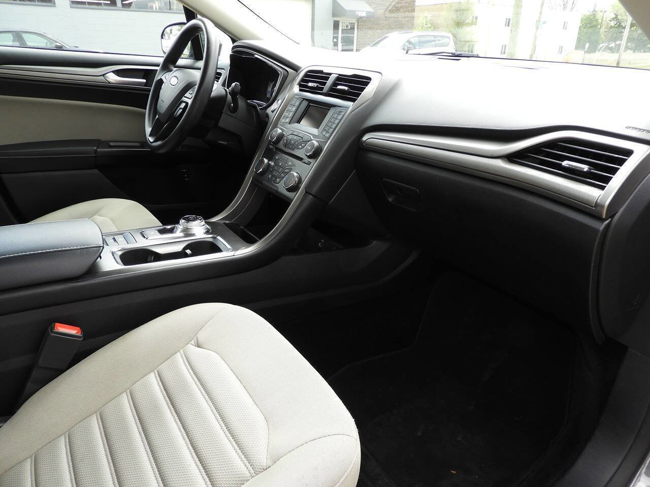 Used 2018 Ford Fusion S FWD image 34