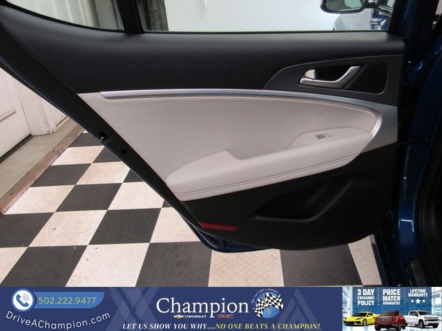 Used 2025 Genesis G70 3.3T Advanced AWD/4WD image 17