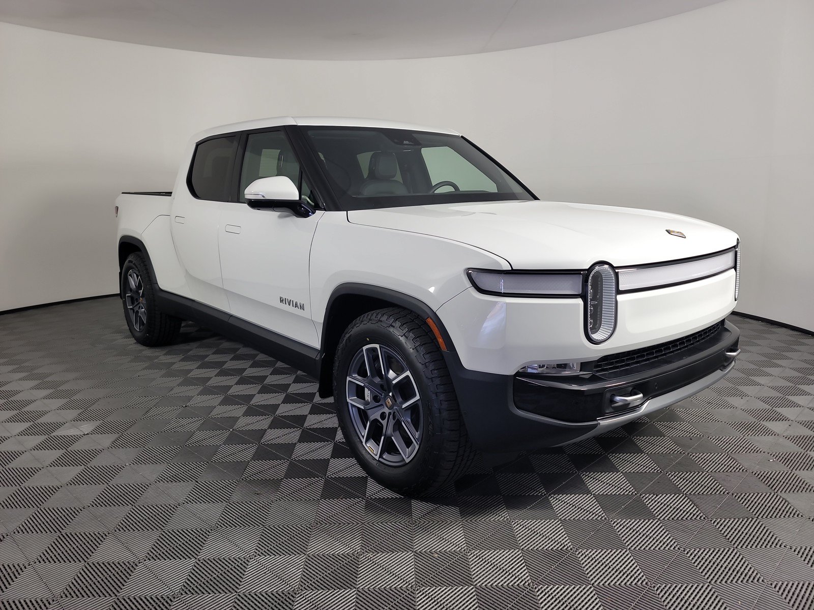 Used 2023 Rivian R1T Adventure AWD/4WD image 7