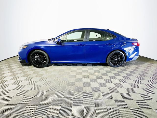 Used 2025 Toyota Camry SE image 5