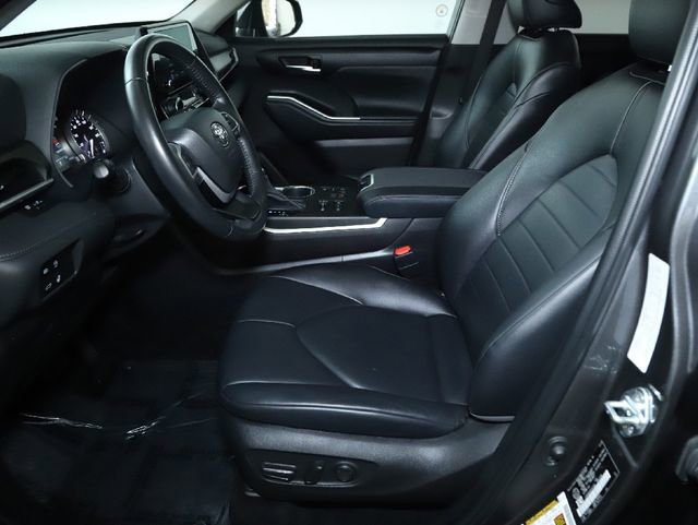 Used 2023 Toyota Highlander Limited image 28