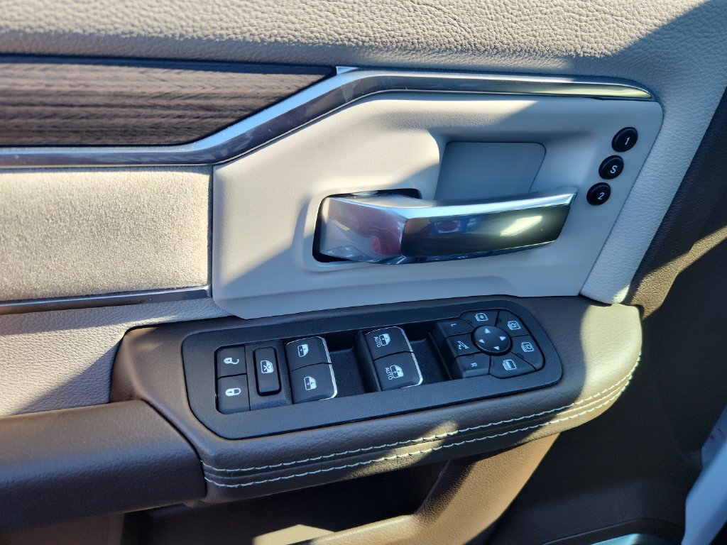Certified 2025 RAM 3500 Laramie AWD/4WD image 15
