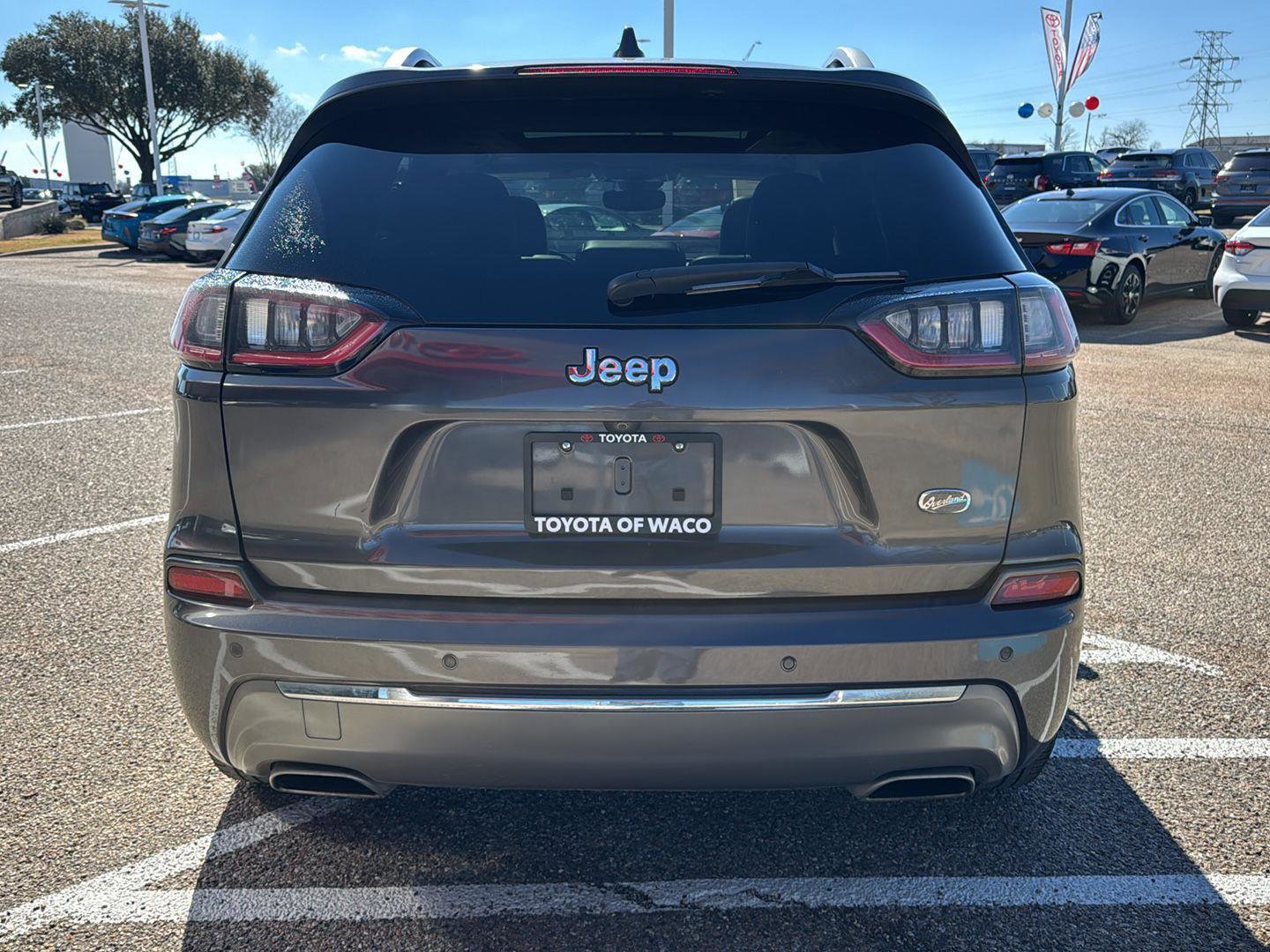 Used 2019 Jeep Cherokee Overland w/ Technology Group image 4