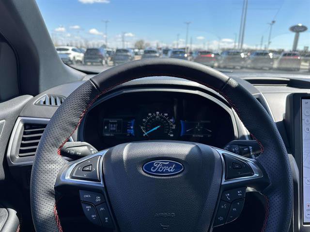 Used 2023 Ford Edge ST-Line image 19