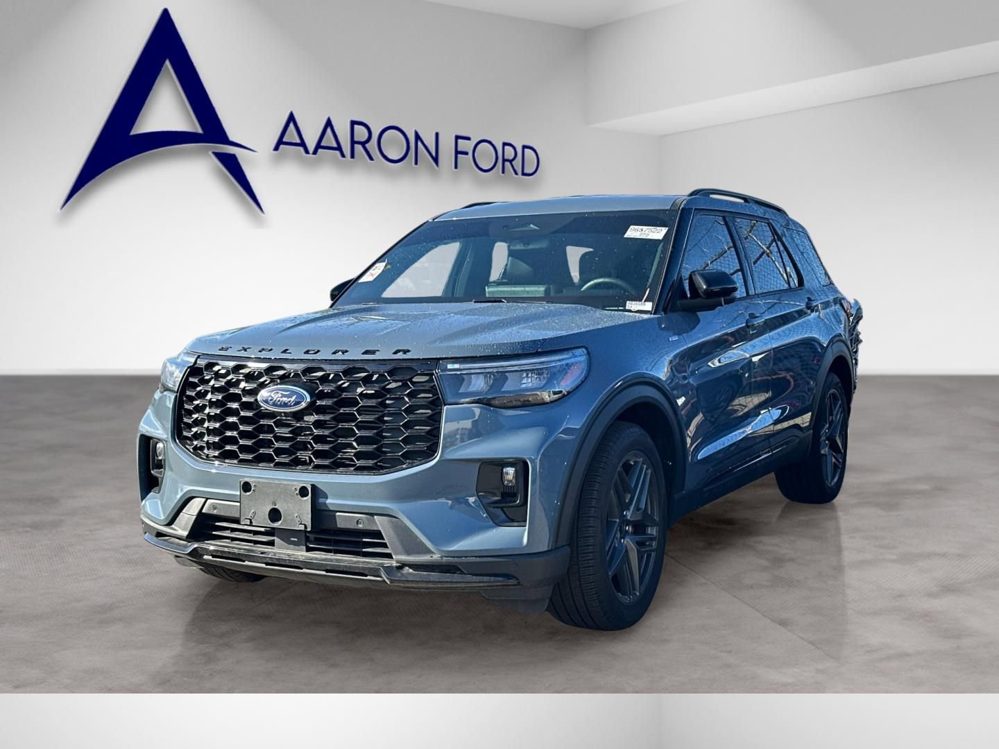 Used 2025 Ford Explorer ST-Line w/ Premium Package image 2