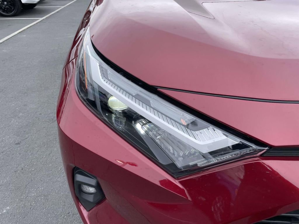 Used 2023 Toyota RAV4 XLE Premium image 17