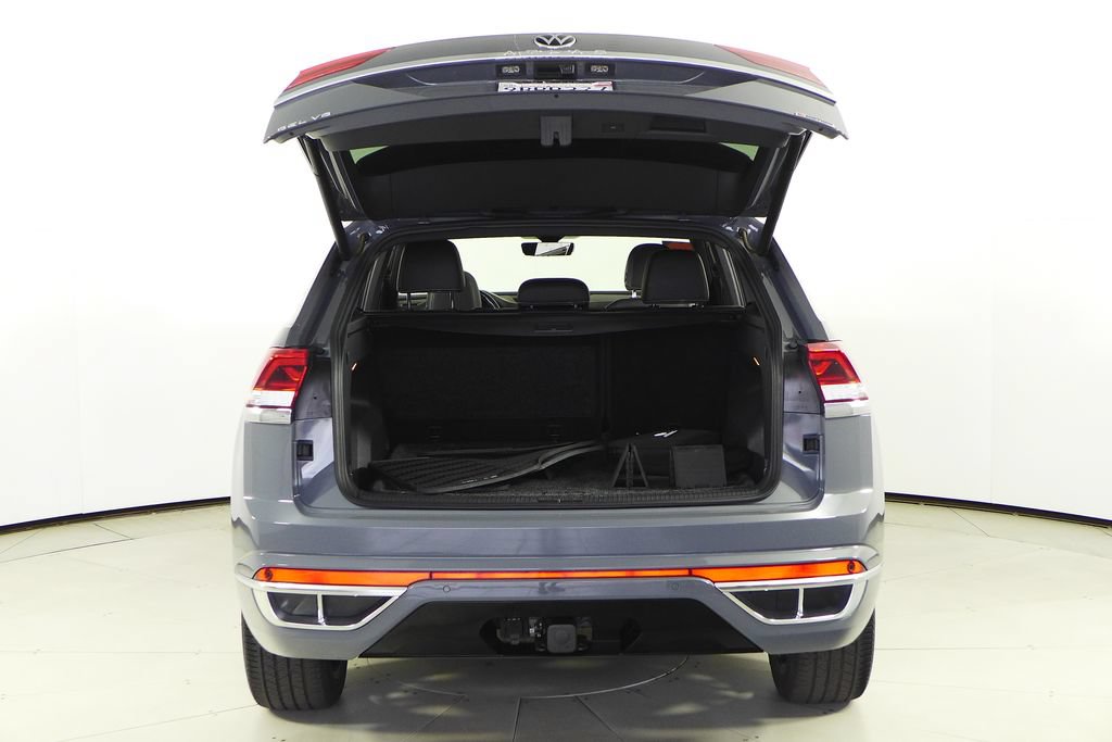 Certified 2022 Volkswagen Atlas Cross Sport SEL Premium R-Line AWD/4WD image 10