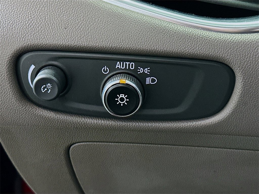 Used 2016 Chevrolet Malibu LT image 11