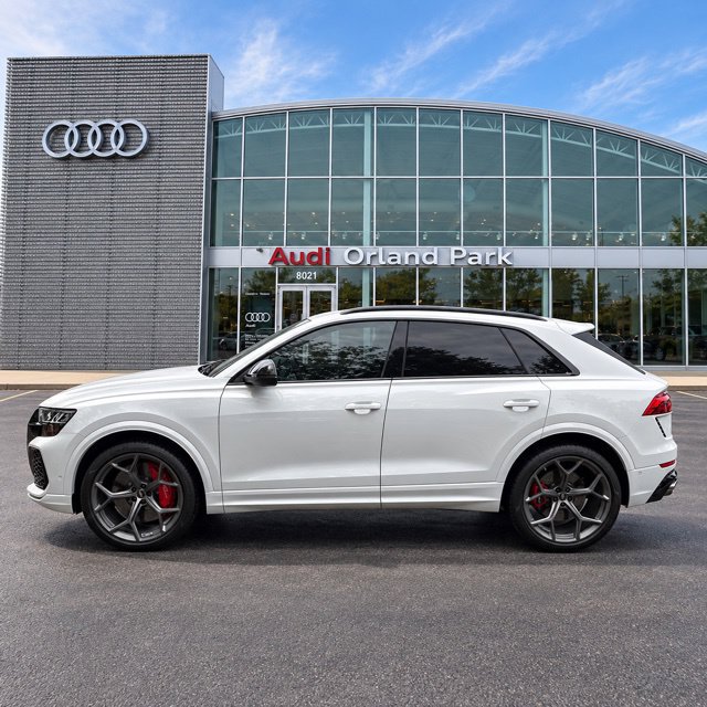 Certified 2025 Audi RS Q8 performance AWD/4WD image 5