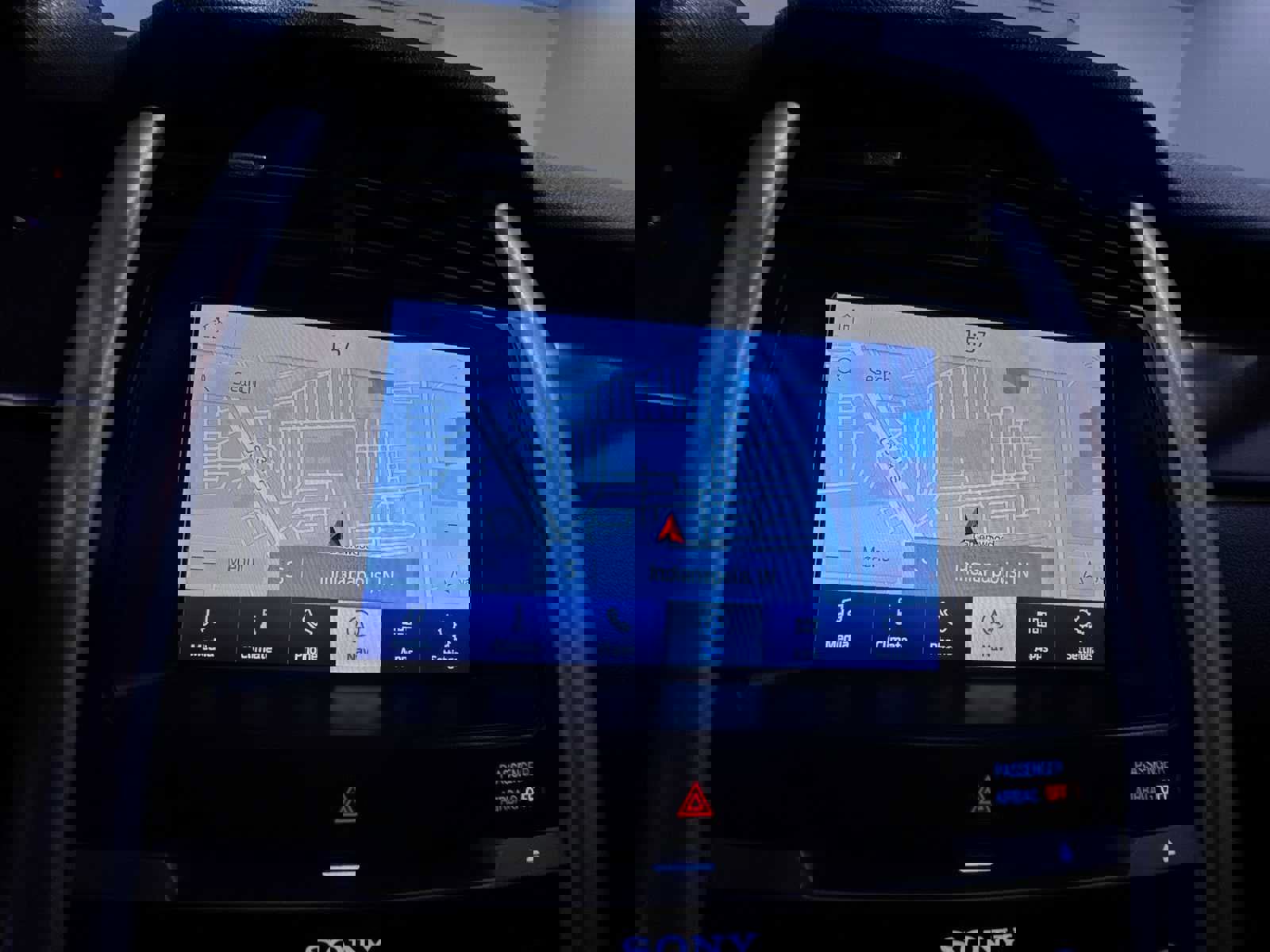 Used 2011 Ford Edge Limited image 25