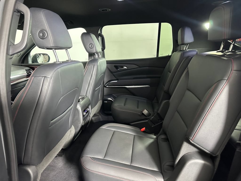 Used 2024 Chevrolet Traverse Z71 w/ Enhanced Driving Package AWD/4WD image 25