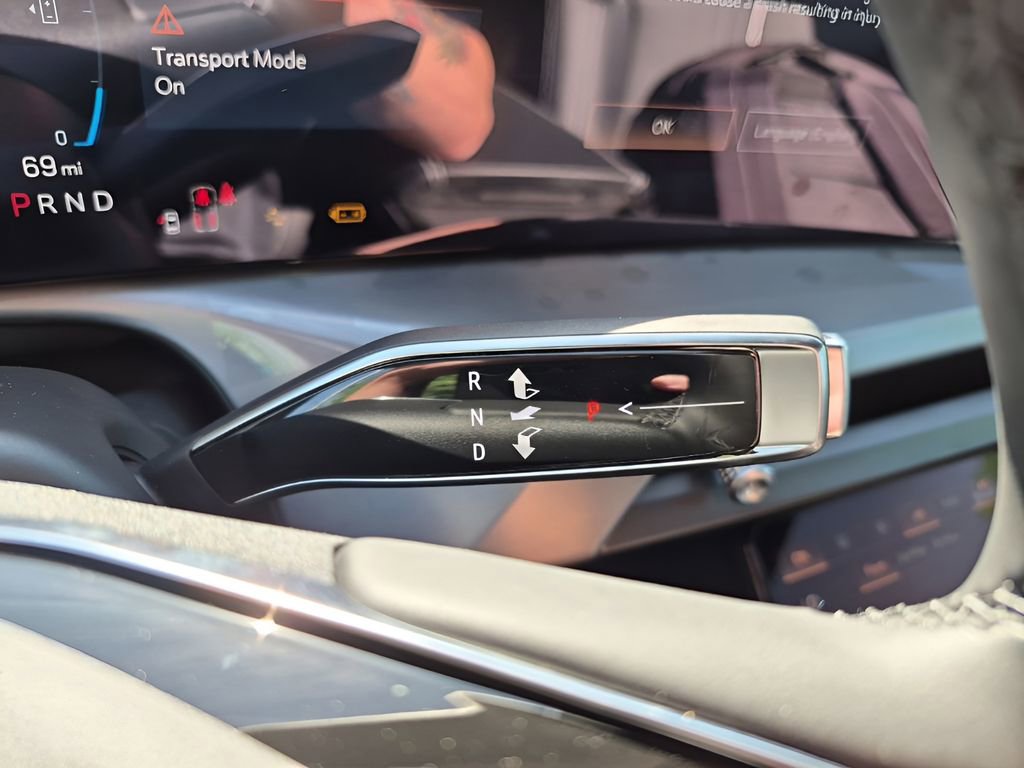 New 2026 Cadillac Vistiq Luxury AWD/4WD image 38