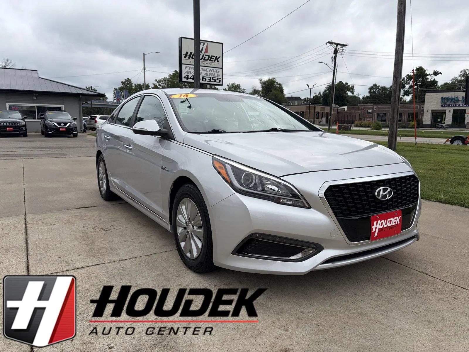 Used 2016 Hyundai Sonata SE FWD image 1