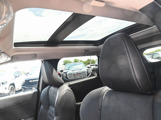 New 2025 Mitsubishi Outlander SE image 28