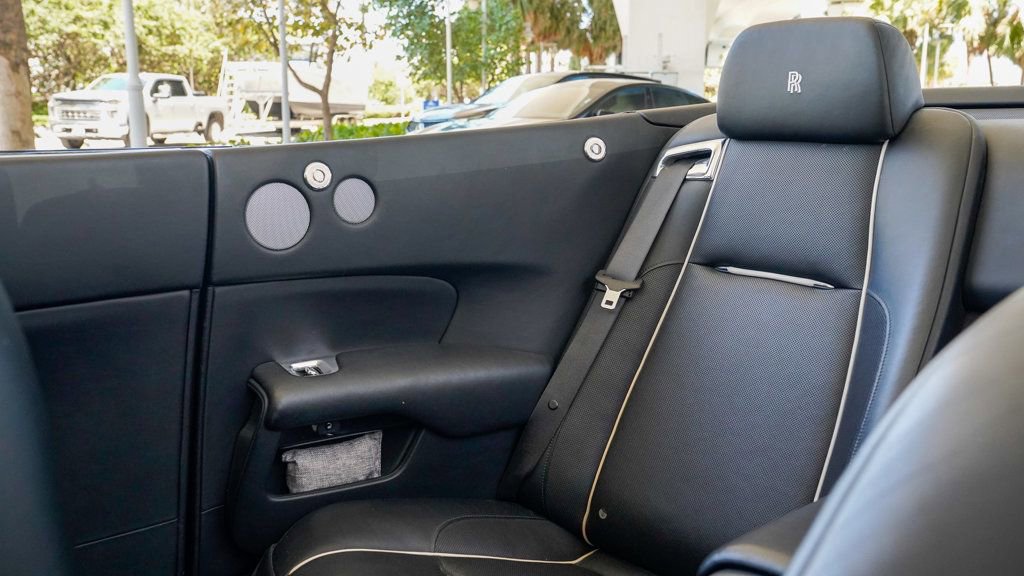 Used 2016 Rolls-Royce Dawn image 89