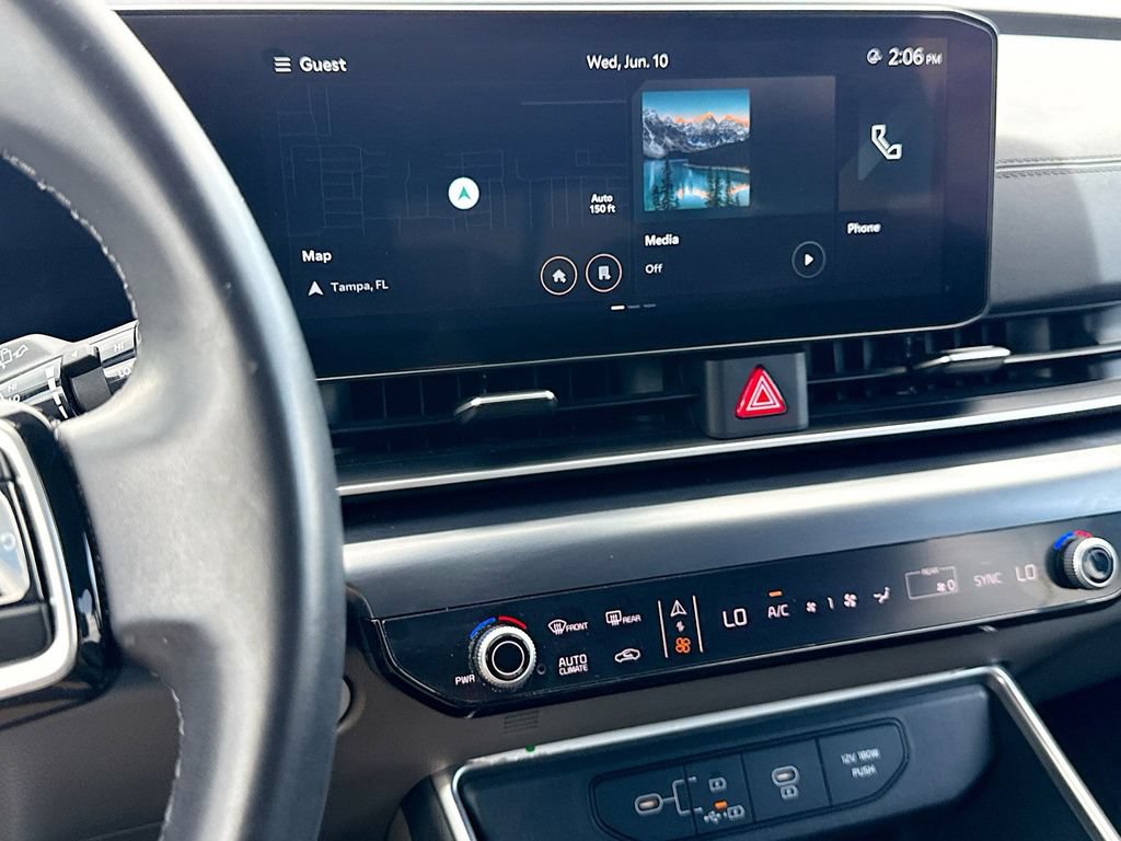 Certified 2025 Kia Carnival FWD image 25