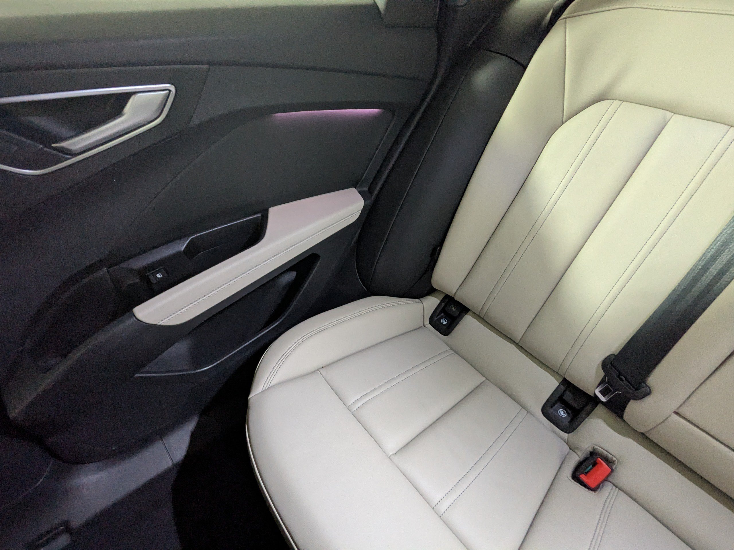 Used 2023 Audi Q4 e-tron Premium Plus w/ Premium Plus AWD/4WD image 12
