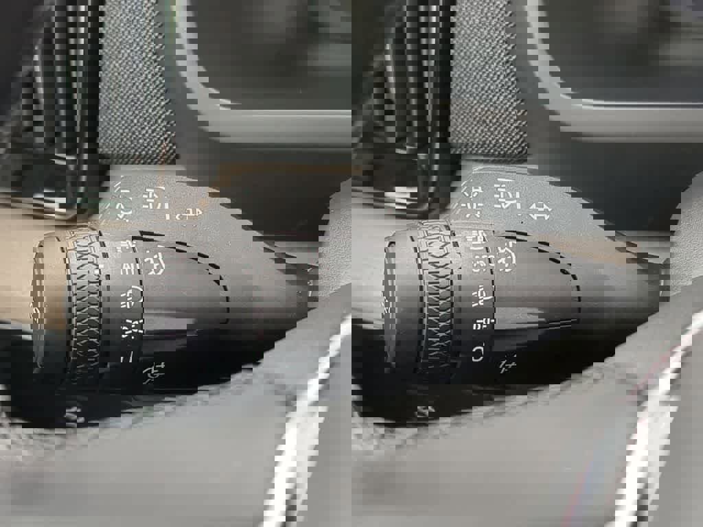 New 2025 Volvo XC90 B5 Plus w/ Protection Package Premier image 27