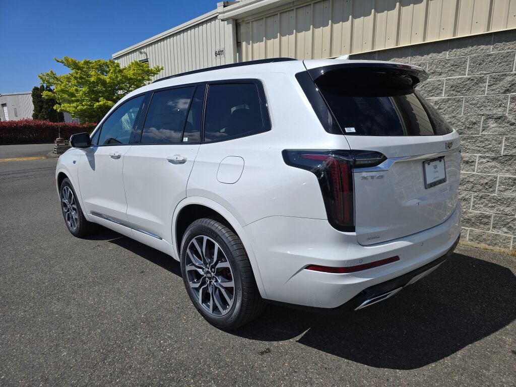 New 2025 Cadillac XT6 Sport image 4