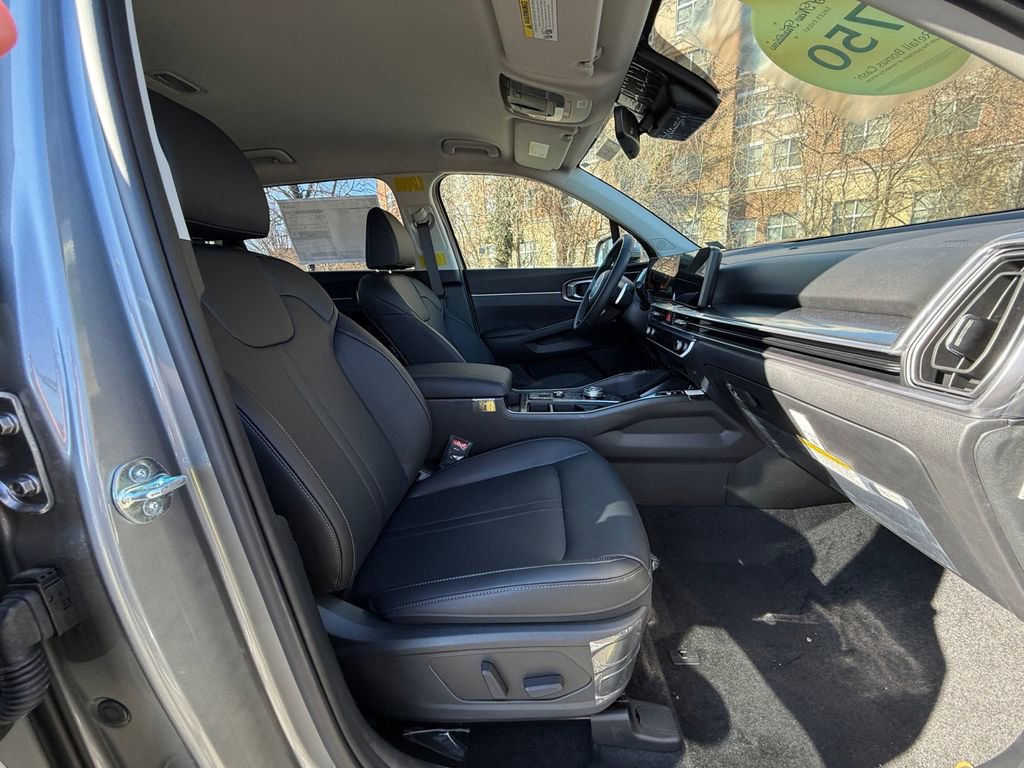 New 2025 Kia Sorento EX image 27