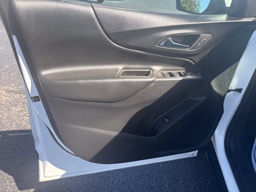 Used 2024 Chevrolet Equinox LT FWD image 18