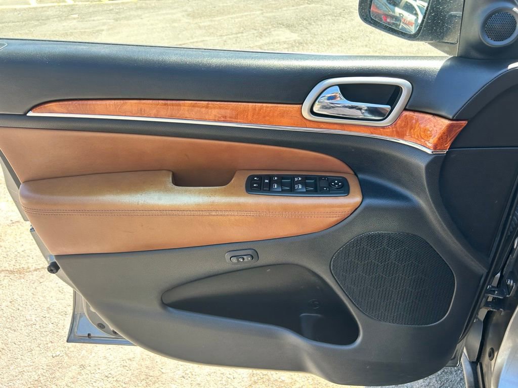 Used 2013 Jeep Grand Cherokee Overland AWD/4WD image 20