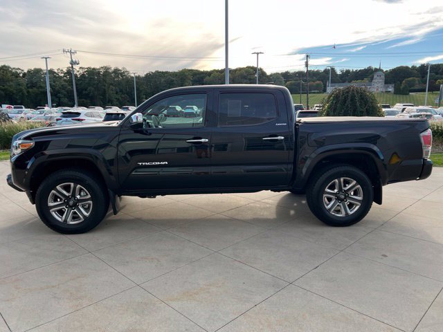 Used 2017 Toyota Tacoma Limited w/ Tow Package AWD/4WD image 4