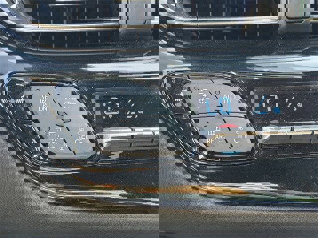 Used 2019 Toyota C-HR Limited image 22