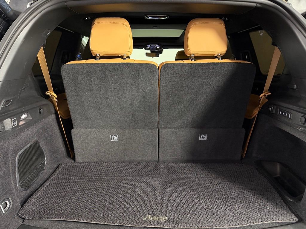 Certified 2024 Jeep Grand Cherokee L Summit AWD/4WD image 32