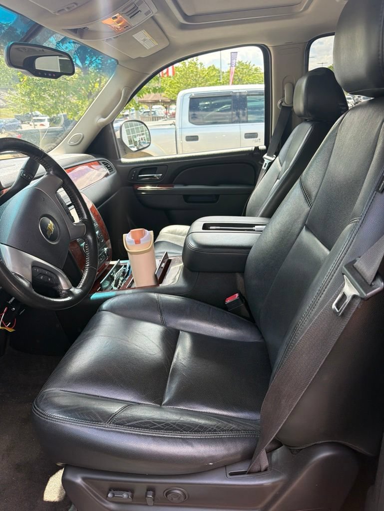 Used 2013 Chevrolet Tahoe LTZ AWD/4WD image 5
