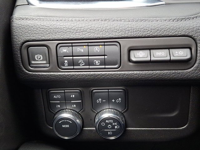 Certified 2024 GMC Yukon Denali image 27