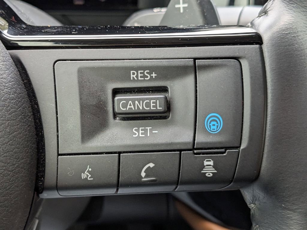 Used 2023 Nissan Pathfinder Platinum w/ Cargo Package image 23