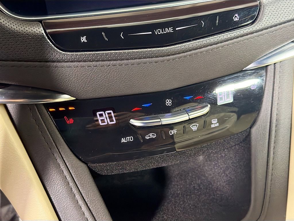 Used 2019 Cadillac XT5 AWD image 16