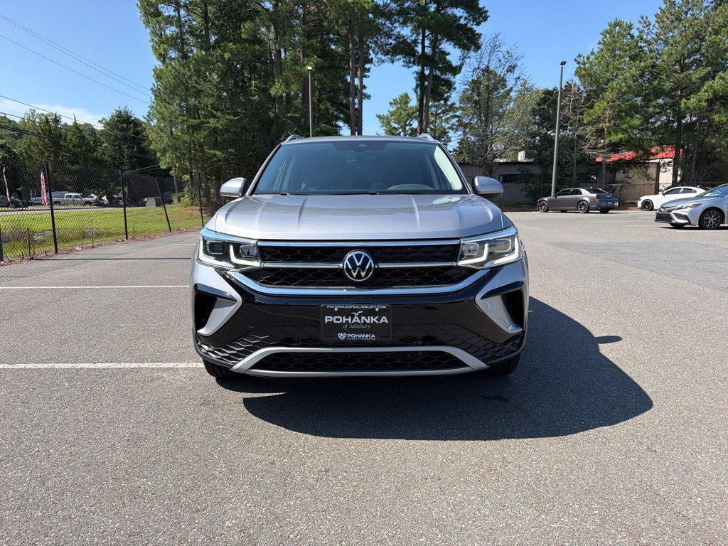 Used 2023 Volkswagen Taos SEL AWD/4WD image 3