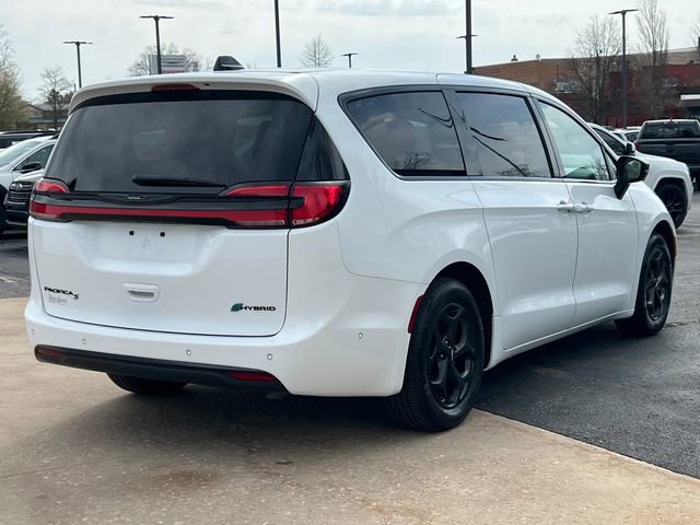 Used 2024 Chrysler Pacifica Limited FWD image 49