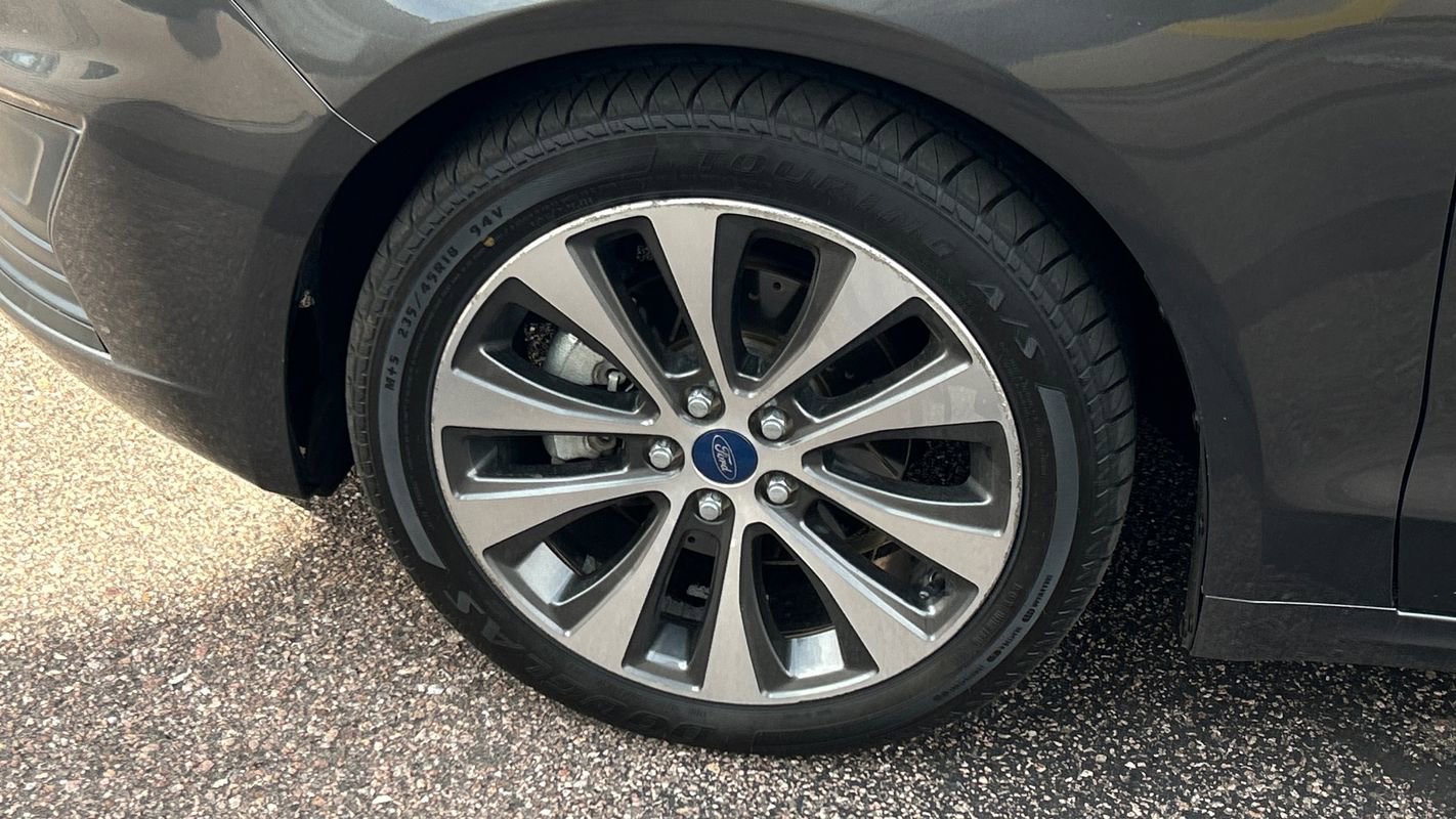 Used 2020 Ford Fusion SE AWD/4WD image 15