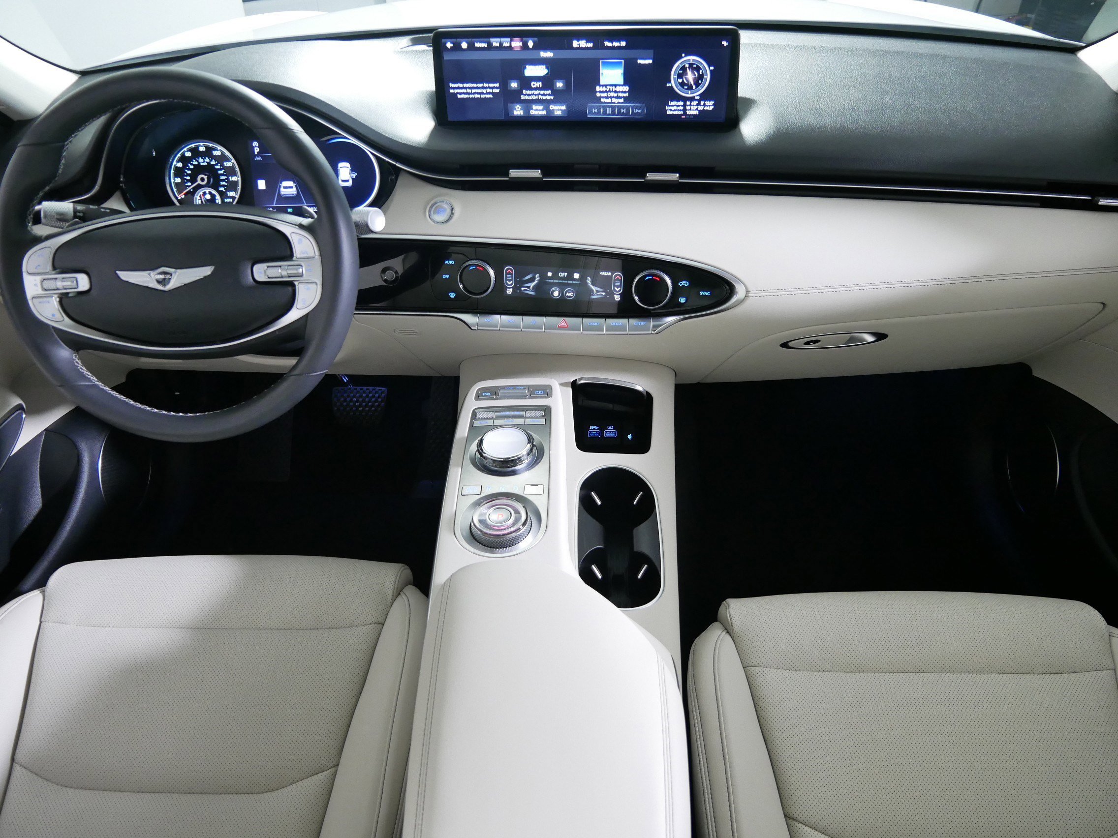 Used 2025 Genesis GV70 2.5T w/ Select Package AWD/4WD image 10