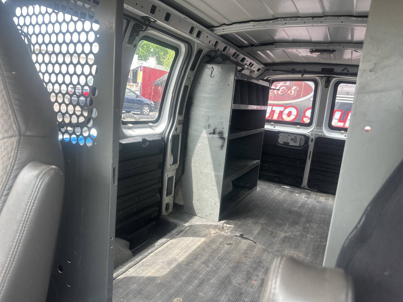 Used 2005 Chevrolet Express 2500 RWD image 12