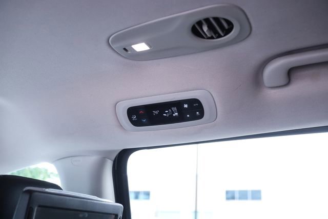 Used 2022 Chrysler Pacifica Touring-L w/ Uconnect Theater Family Group FWD image 68