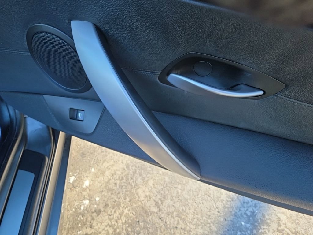 Used 2005 BMW Z4 3.0i image 32