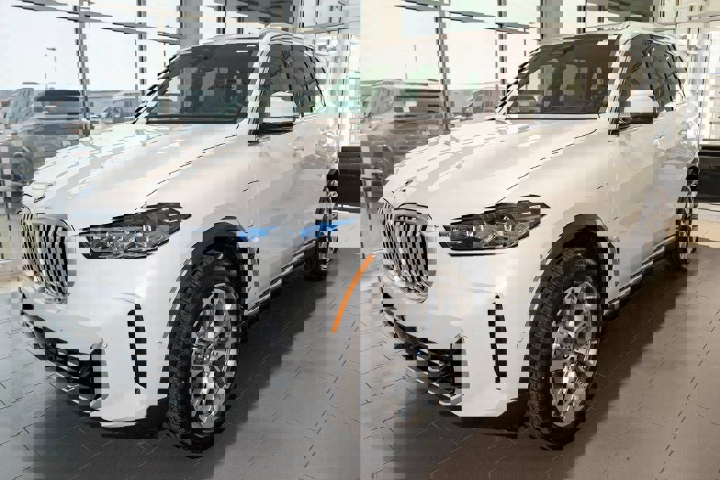 New 2026 BMW X5 xDrive50e w/ Premium Package image 3