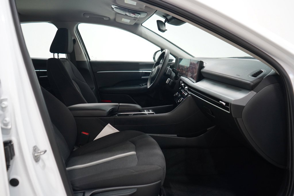 Used 2025 Hyundai Sonata SEL FWD image 12