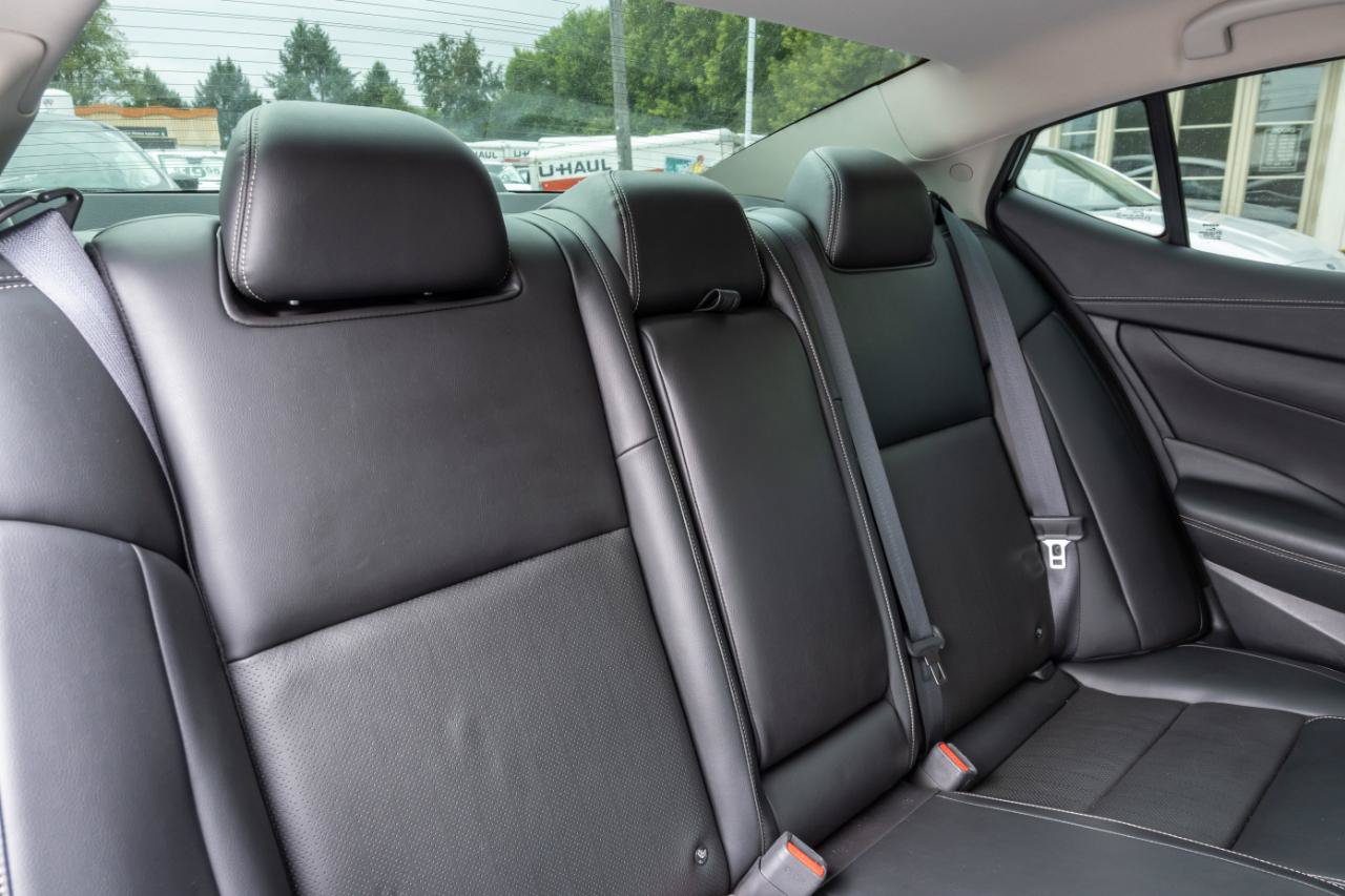 Used 2022 Nissan Maxima SV w/ Floor Mat Group FWD image 31