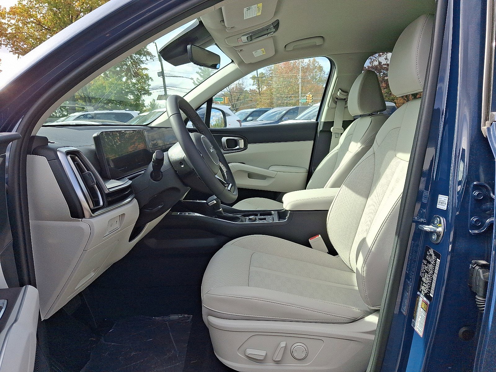 New 2025 Kia Sorento EX image 11