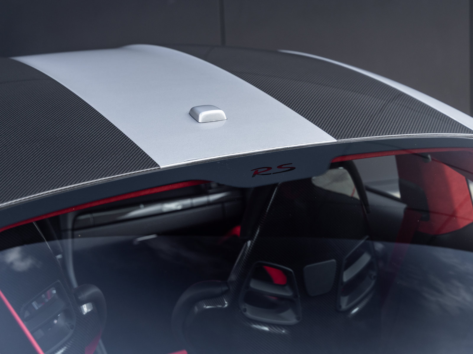 Certified 2018 Porsche 911 GT2 RS RWD image 19